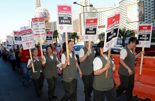 Las Vegas union threatens strike
